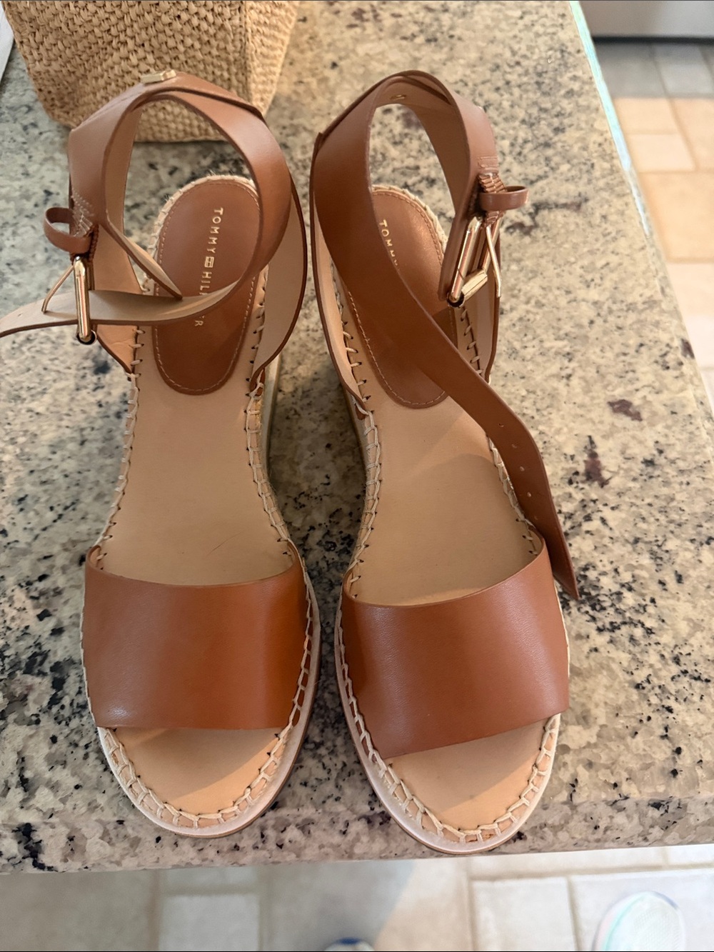Tommy Hilfiger Tan Leather Espadrille Wedge Sandals size 9